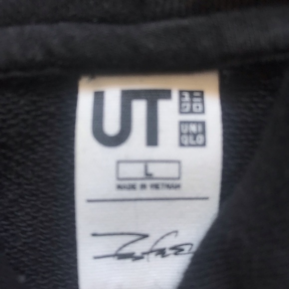 Uniqlo x UT COLLAB HOODIE - Picture 2 of 2